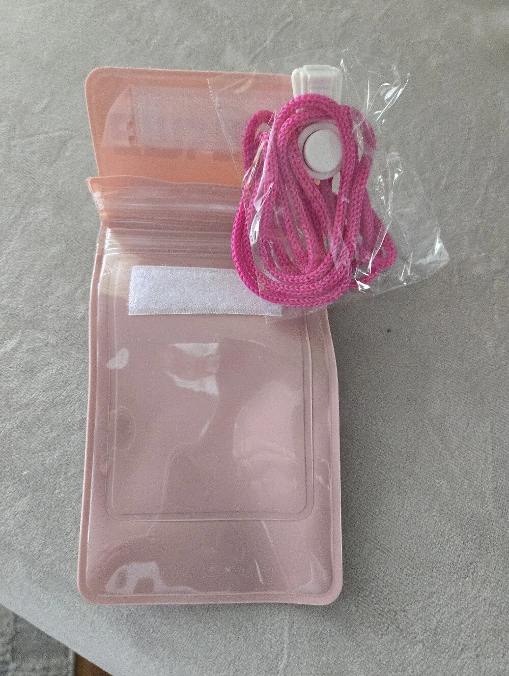 NWOT EMSEEK Pink Waterproof  Pouch with Neck Strap 5.5x3.5